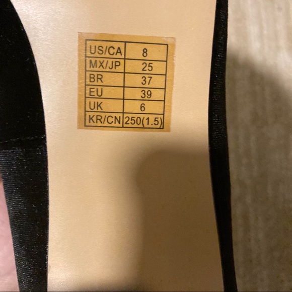 Black high heel (will take offers) - Picture 3 of 3